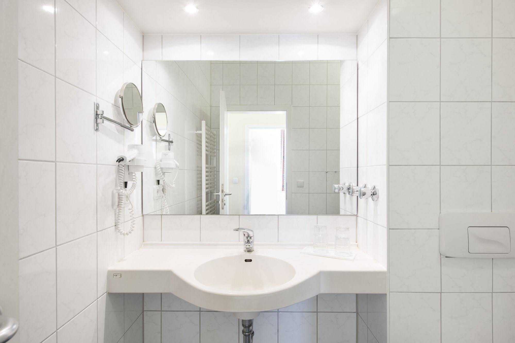 Aparthotel Kuehlungsborn, Villa Am Konzertgarten Экстерьер фото
